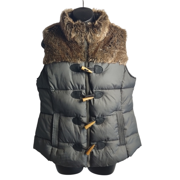 Ruff Hewn Jackets & Blazers - Ruff Hewn Faux Fur Puffer Vest Women’s Size M Gray  Full Zip Togg Button Quilted